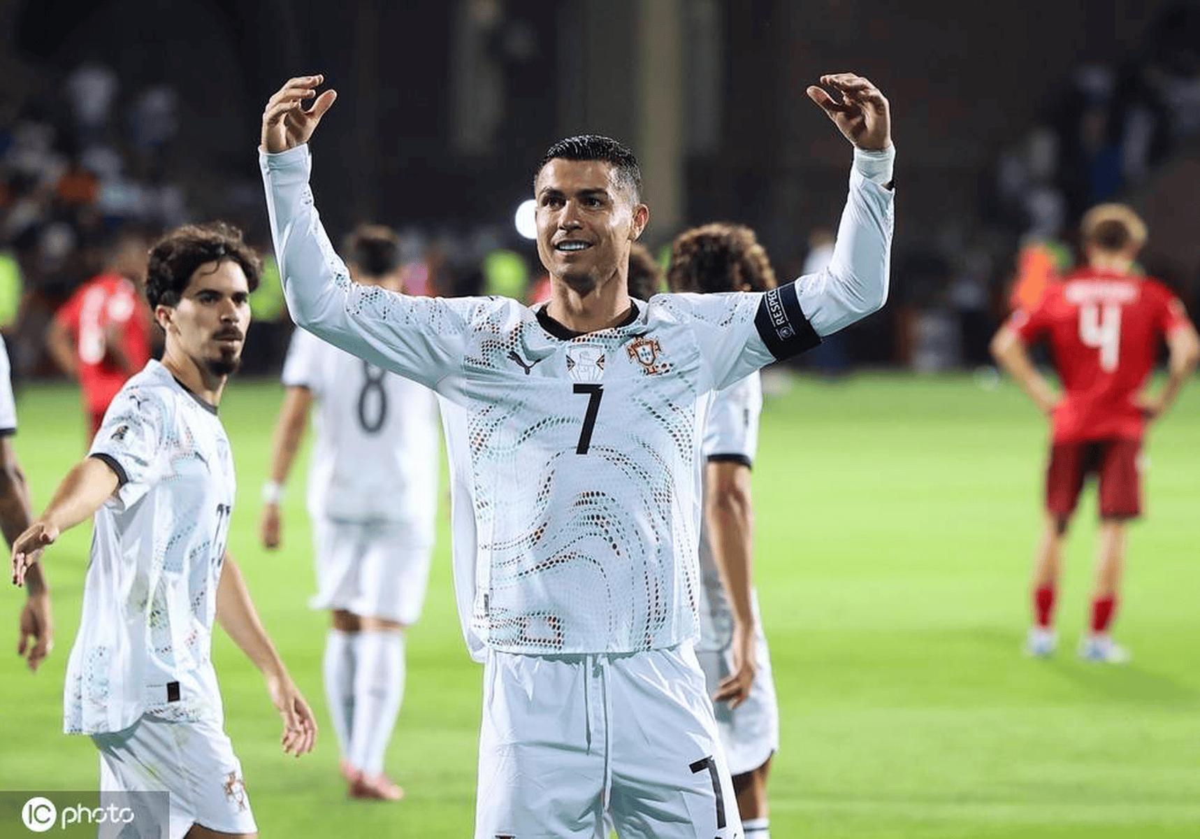 法国翻盘巴黎，C罗统治全场的简单介绍