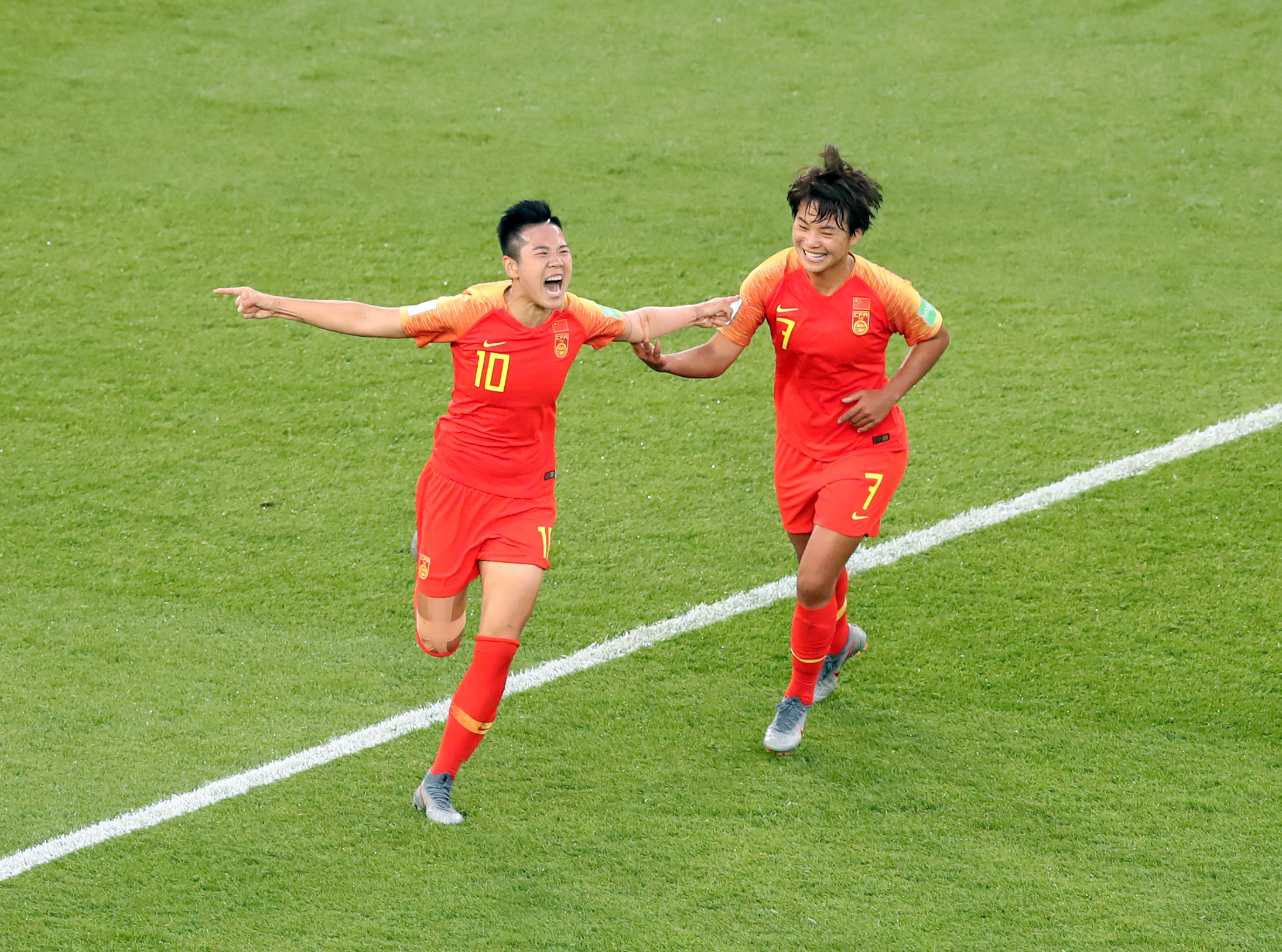 爱游戏在线-法国队完胜中国队，桃田贤斗统治全场的简单介绍