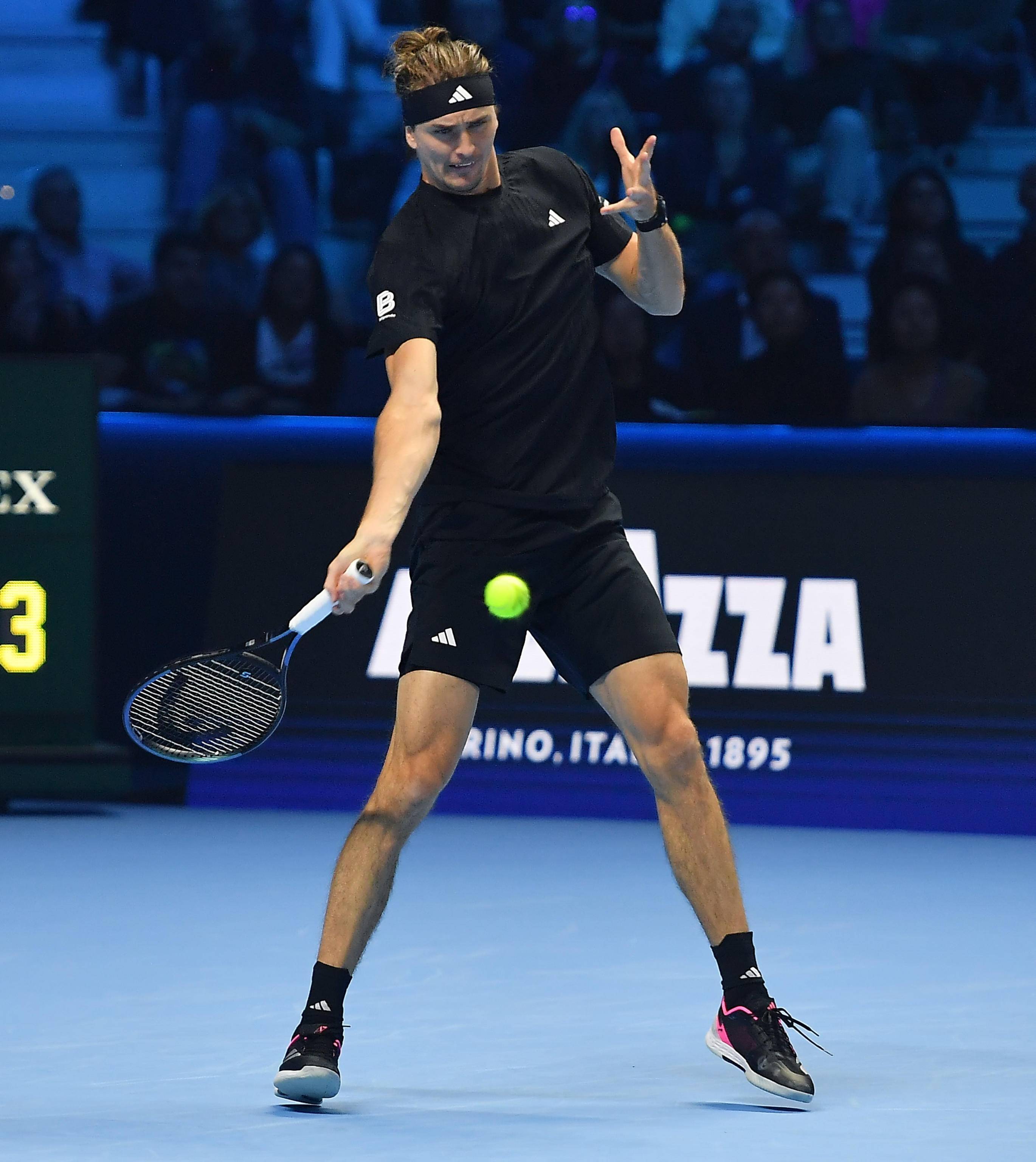 法国网球队力克英国网球队，兹维列夫一己之力扛起全队的简单介绍