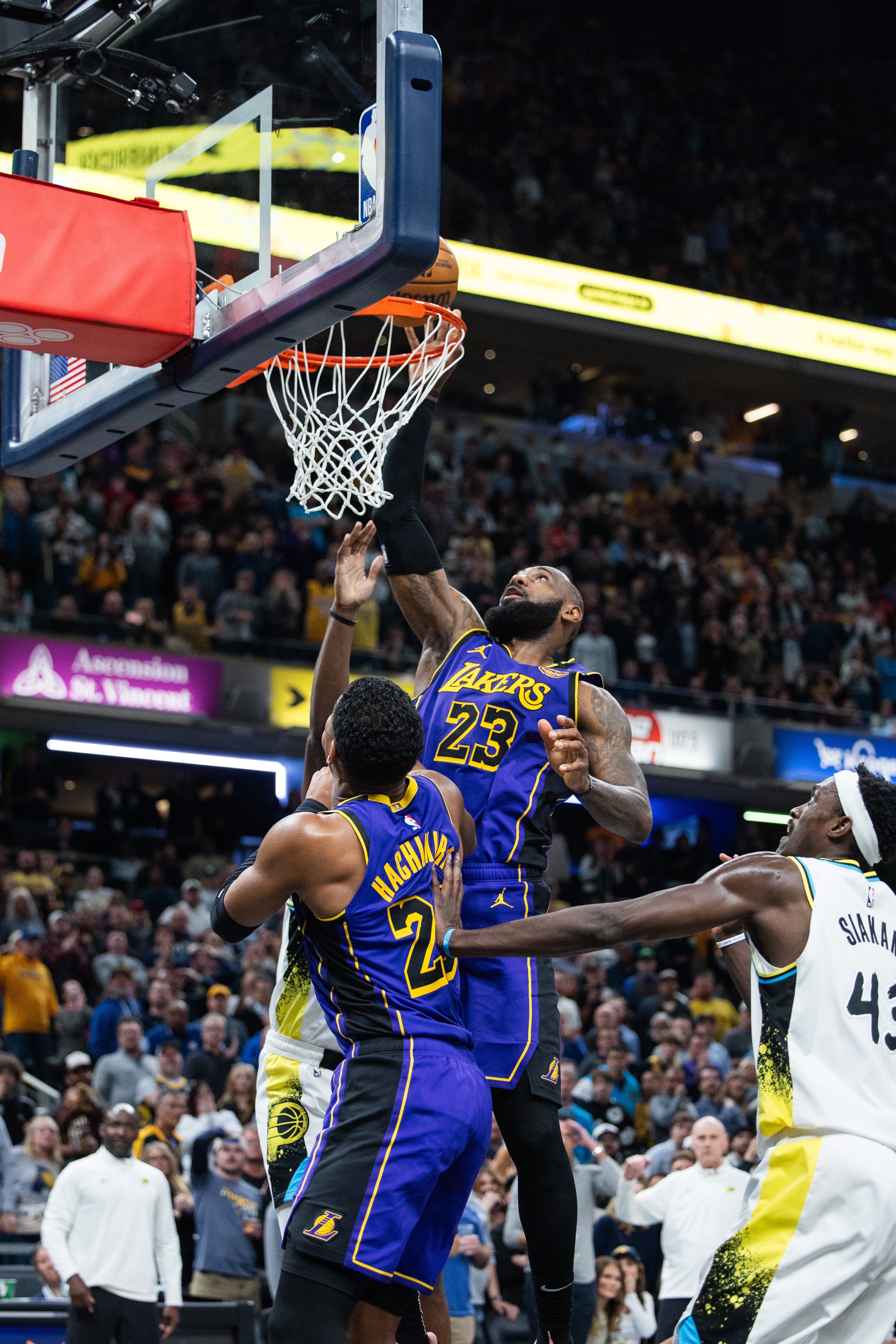 爱游戏官网-猛龙险胜墨西哥男篮，麦科勒姆高光表现