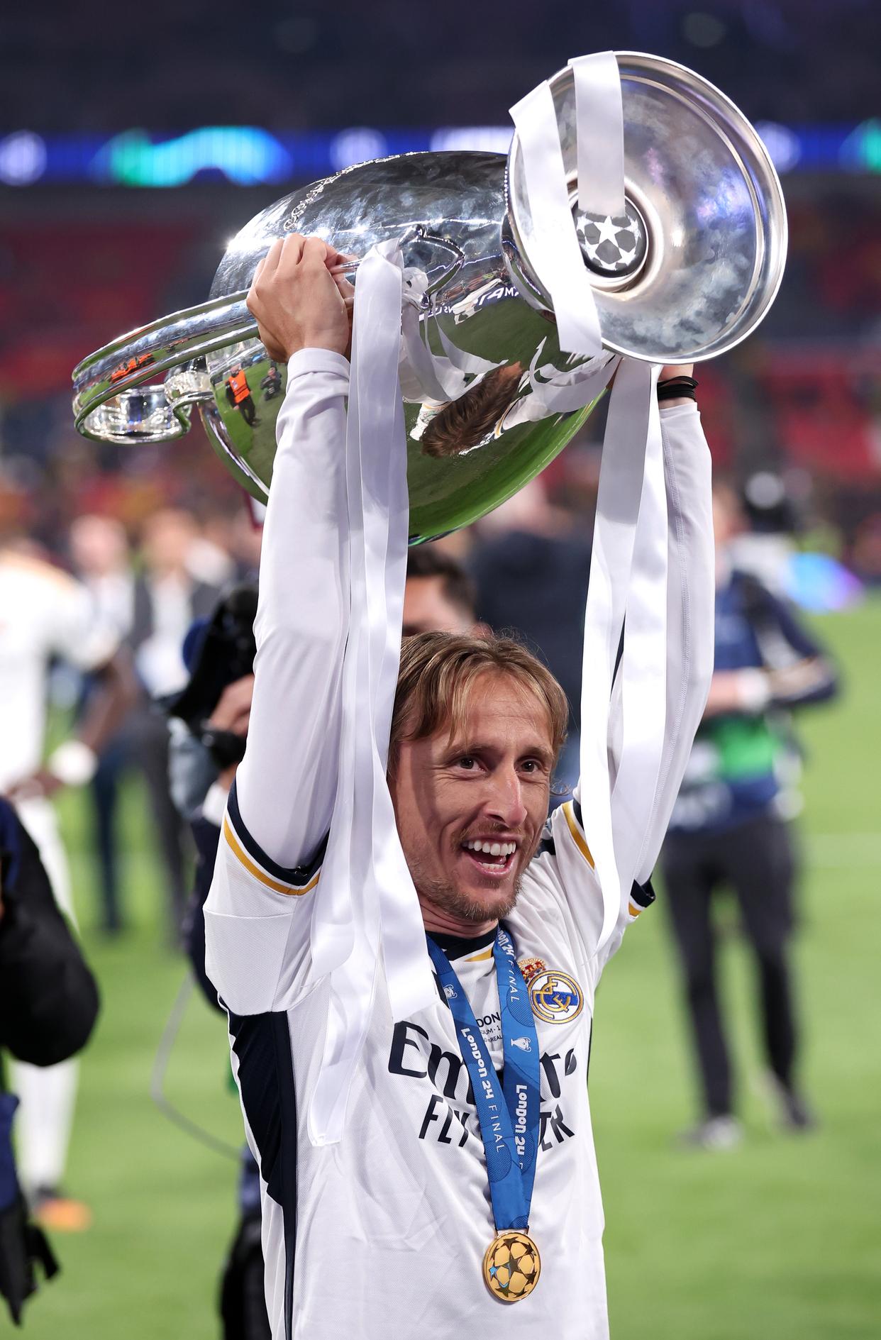 爱游戏体育-马赛取得重要胜利，创造欧洲历史战绩