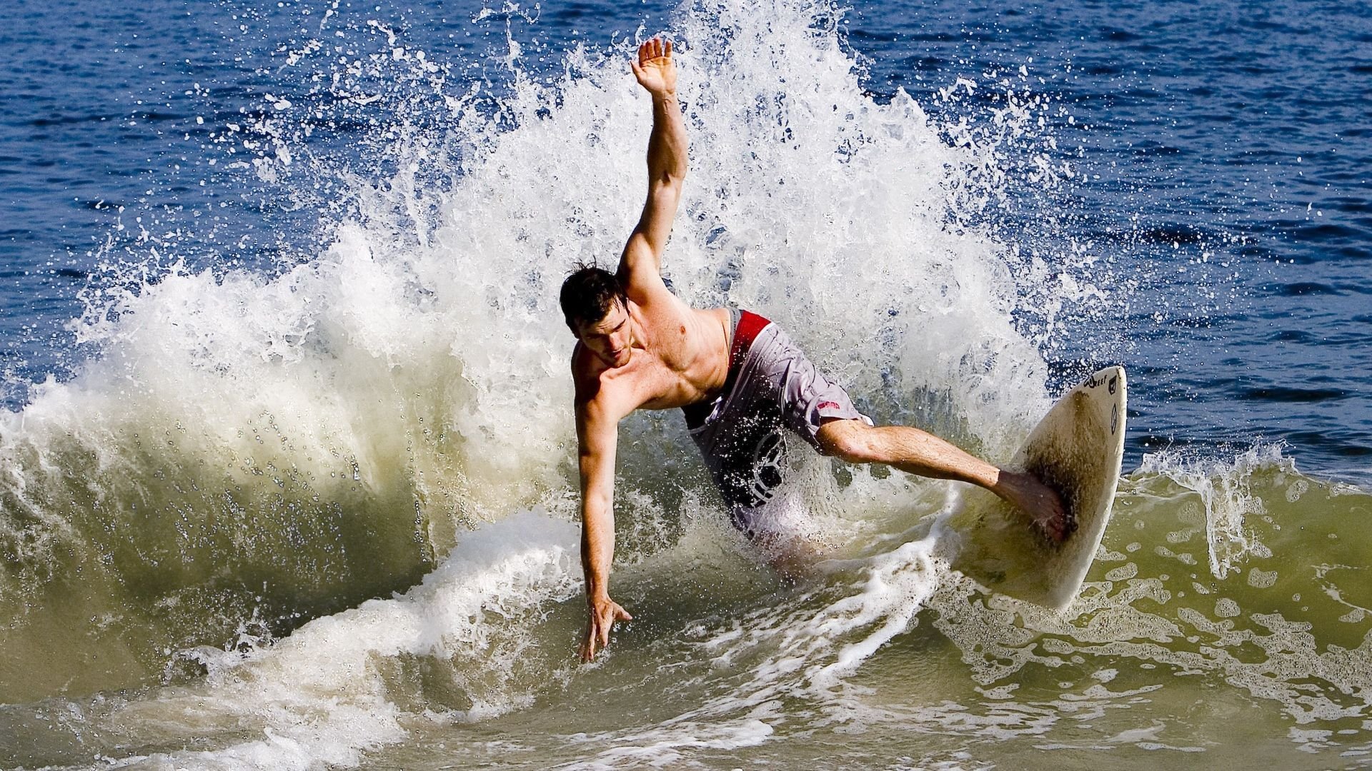 爱游戏APP-国家德比之夜，巴雷拉的中场压制，一场定义时代的个人表演